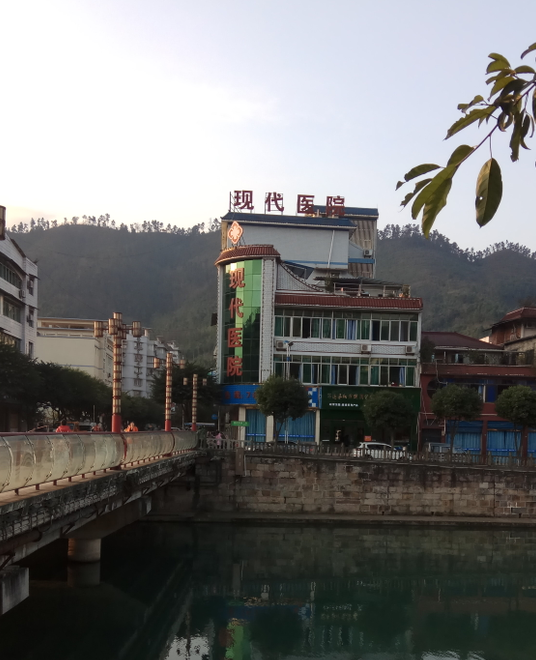 宜宾筠连现代医院最新招聘信息_公司环境 - 四